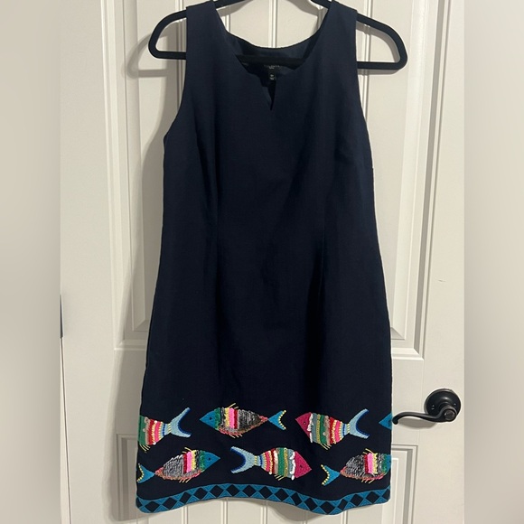 #7646. Talbots Women's Sleeveless Navy Sheath Dress w/Sequined Fish 10P - Picture 1 of 14